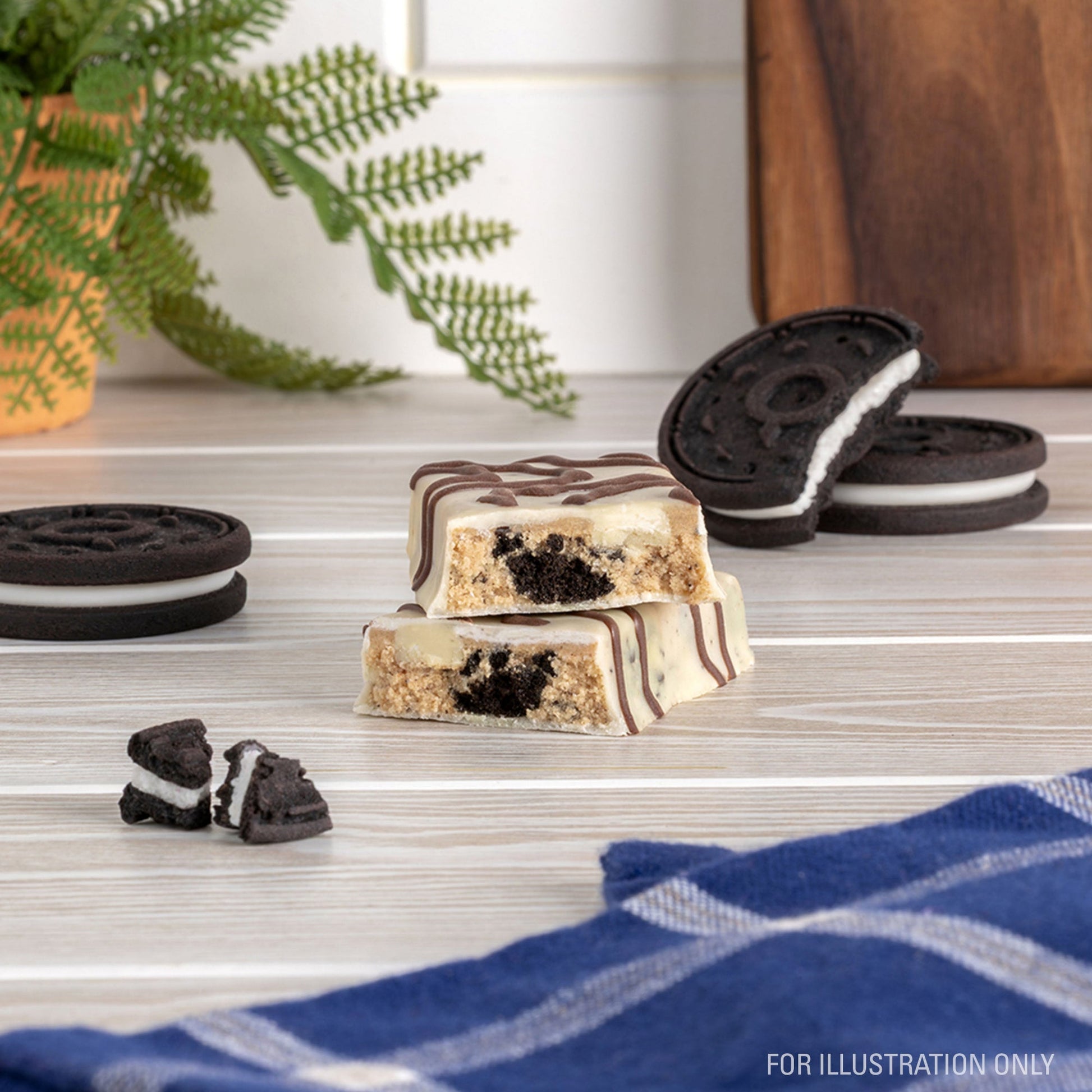 dipped-cookies-and-cream-protein-bars-k5 15807_QN_USA_ProteinBar_CAC_InterimAssetUpdate_Digital-Dipped-ProductCarouselSet_Tabletop1.jpg